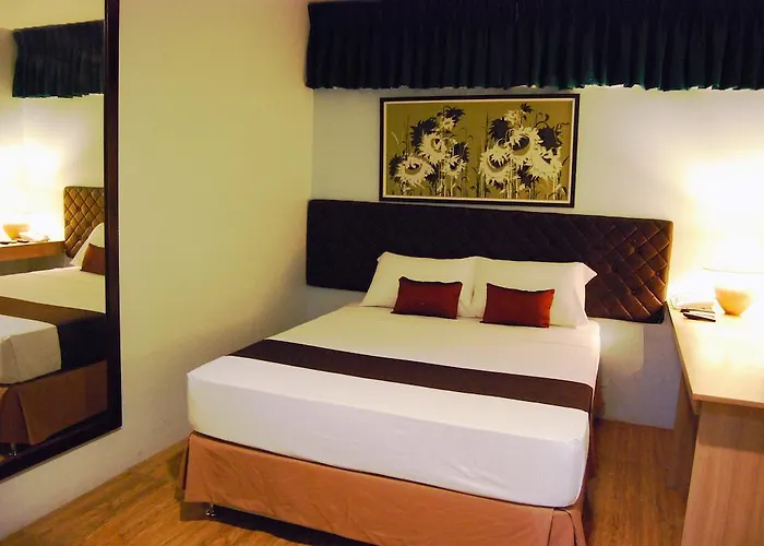 Capitol And Hotel 3*