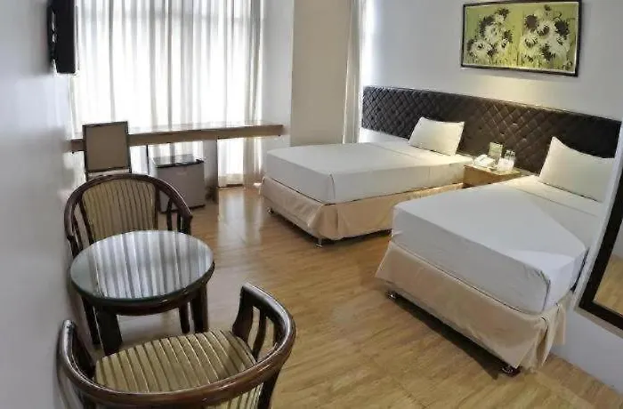 Hotel Capitol And