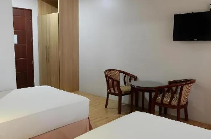 Capitol And 3* Cebu