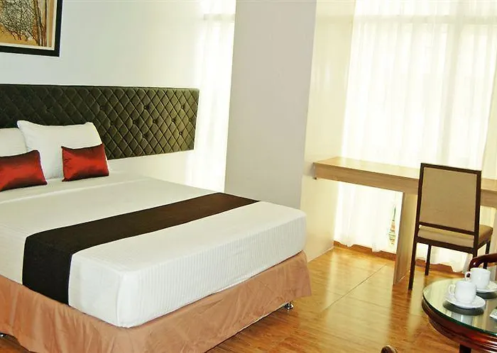 Capitol And Hotel 3*