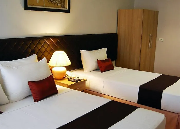 Hotel Capitol And 3*