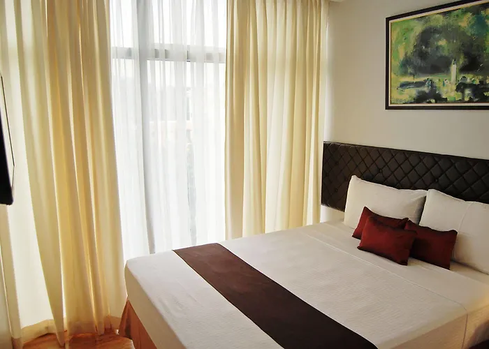 Capitol And Hotel 3*