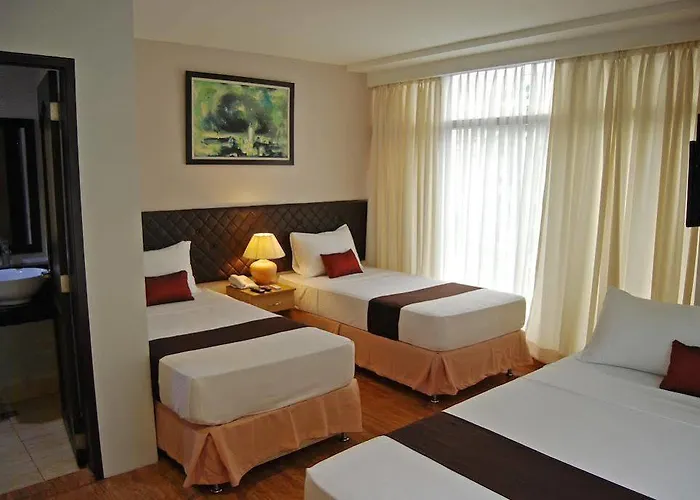 Capitol And Hotel 3*